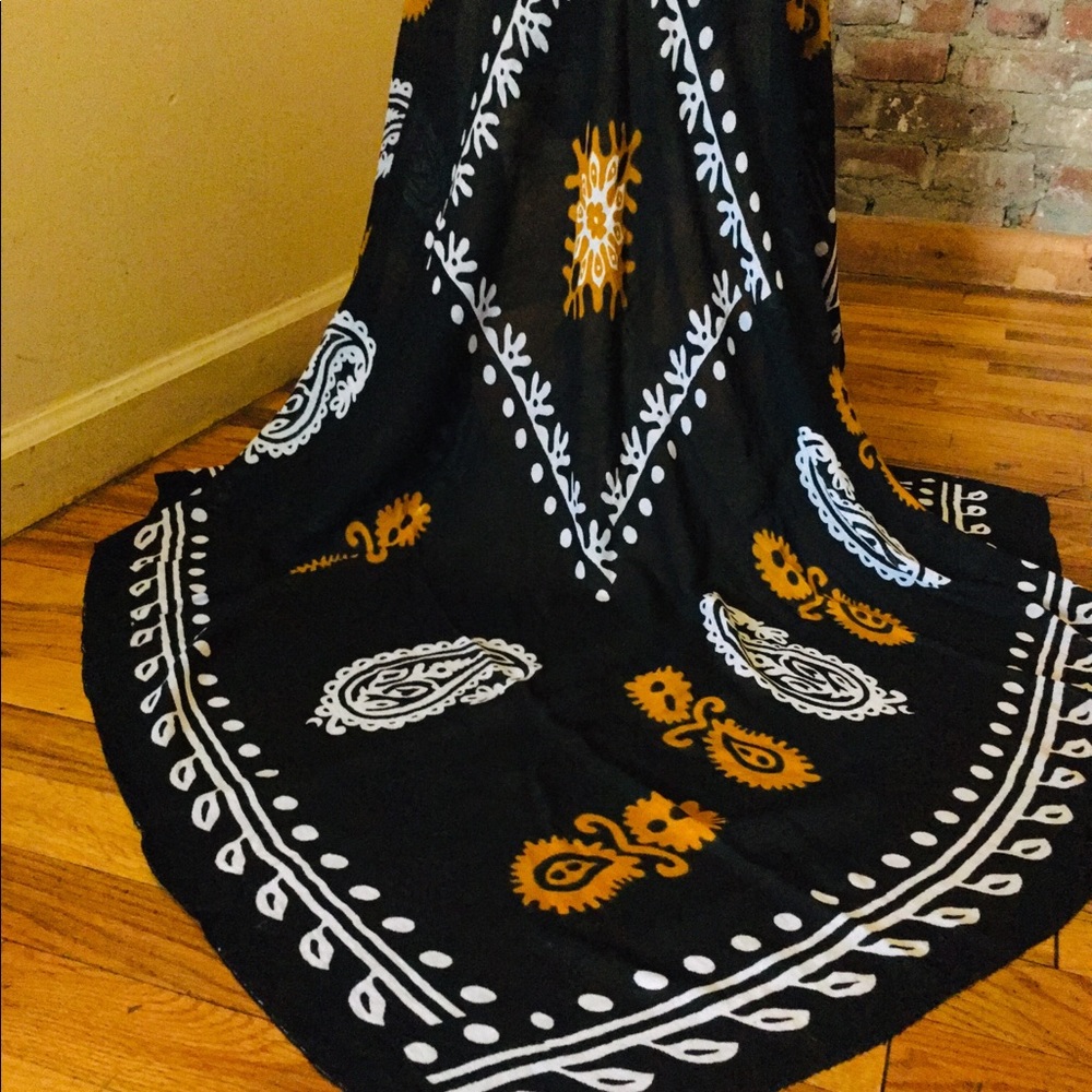 Black square cotton scarf with yellow flower